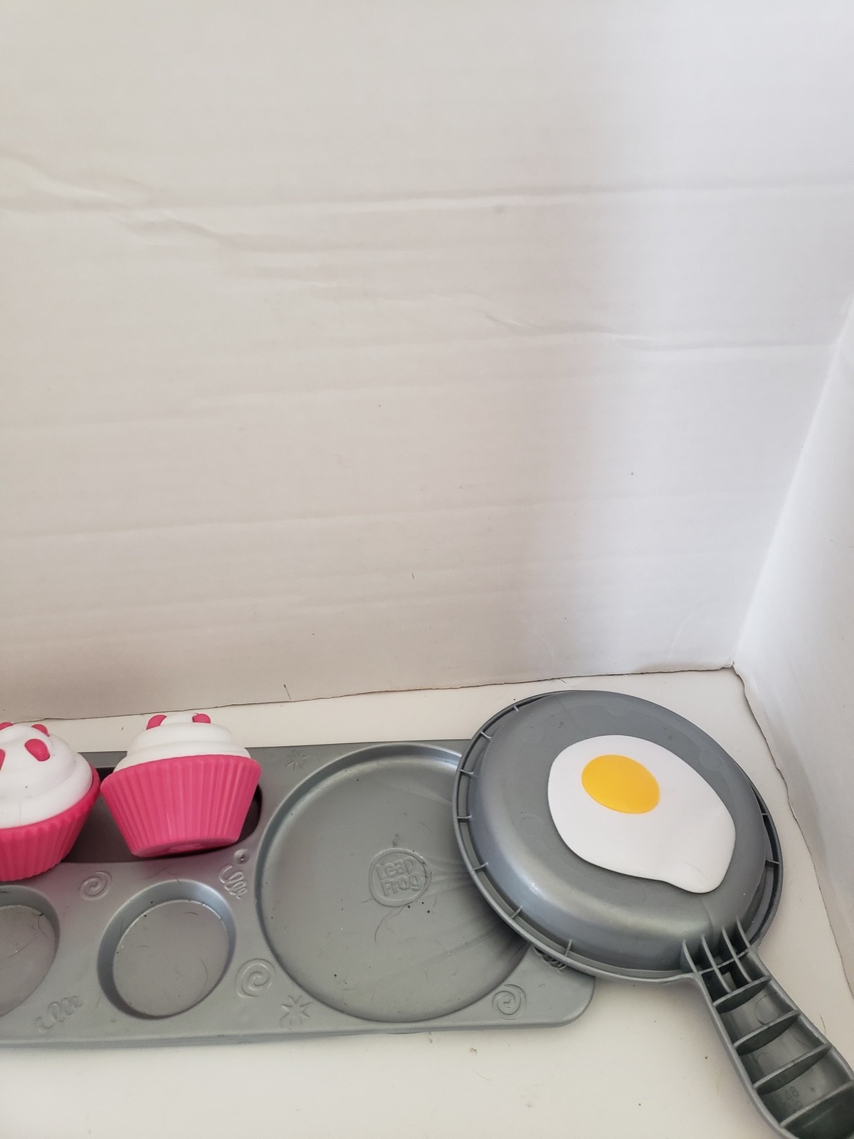 LeapFrog Number Lovin Oven Replacement Pieces (cupcakes, frying pan, egg, tray)