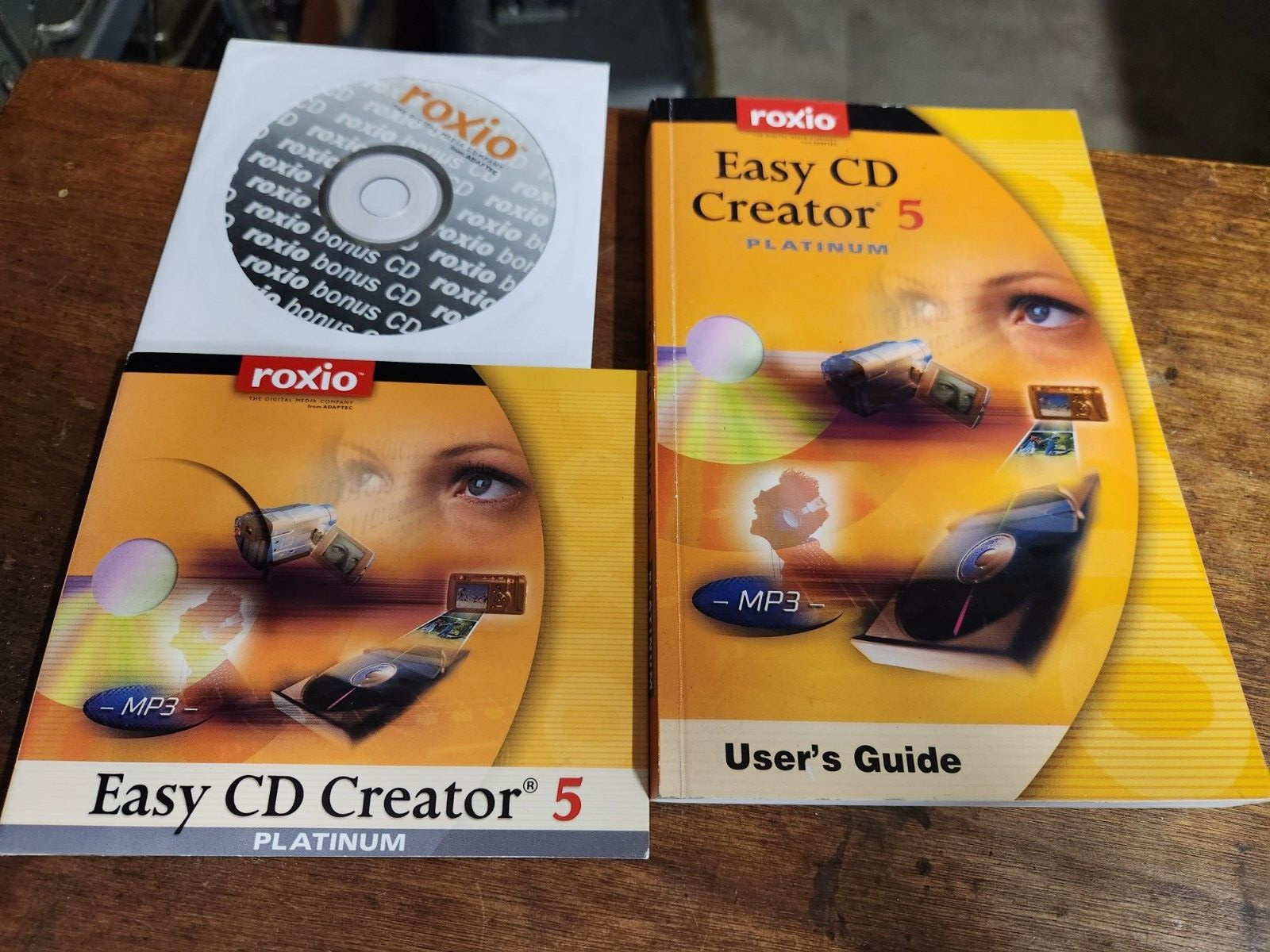 Roxio Easy CD Creator 5 Platinum – disc + book