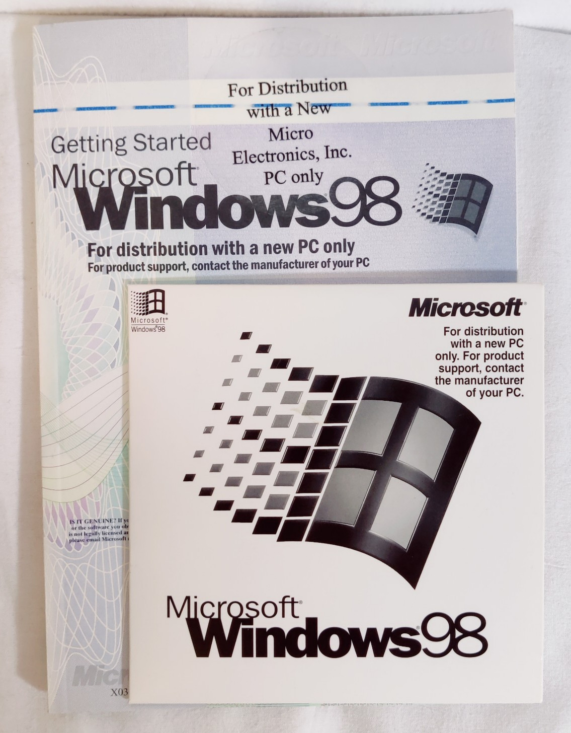 MICROSOFT WINDOWS 98 FIRST EDITION CD Sealed NEW with Manual-Key maybe used