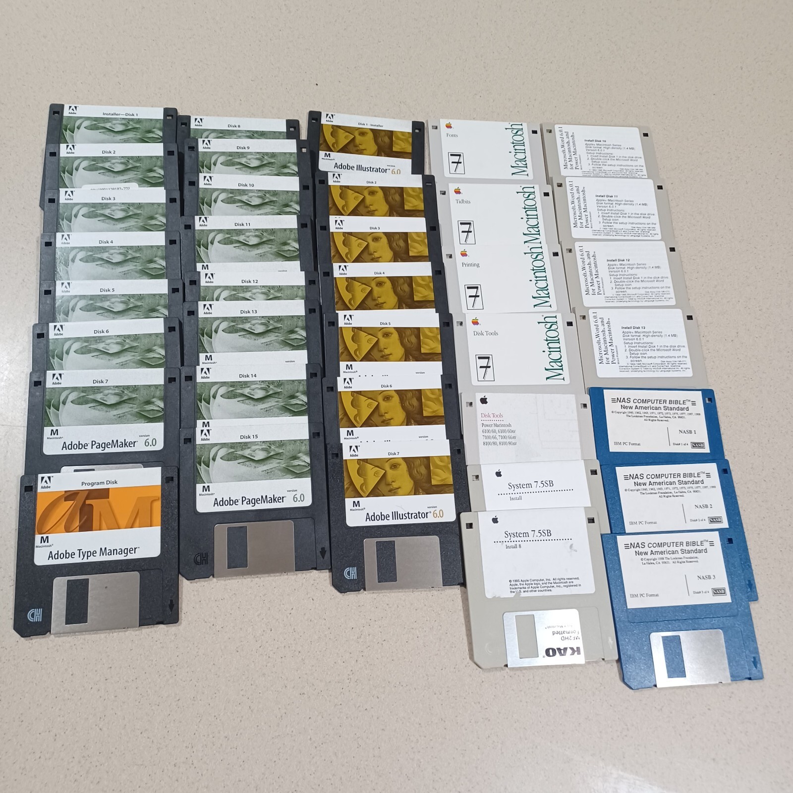 ADOBE PAGEMAKER 6.0 15 DISK & ILLUSTRATOR 6.0 7 DISKS FOR PC PLUS OTHER DISKS.