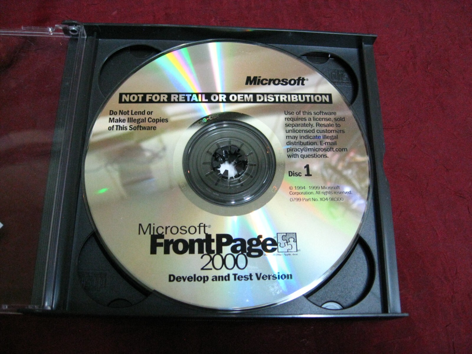 Microsoft FrontPage 2000/Outlook 2000 Develop and Test Version CD Disc Set