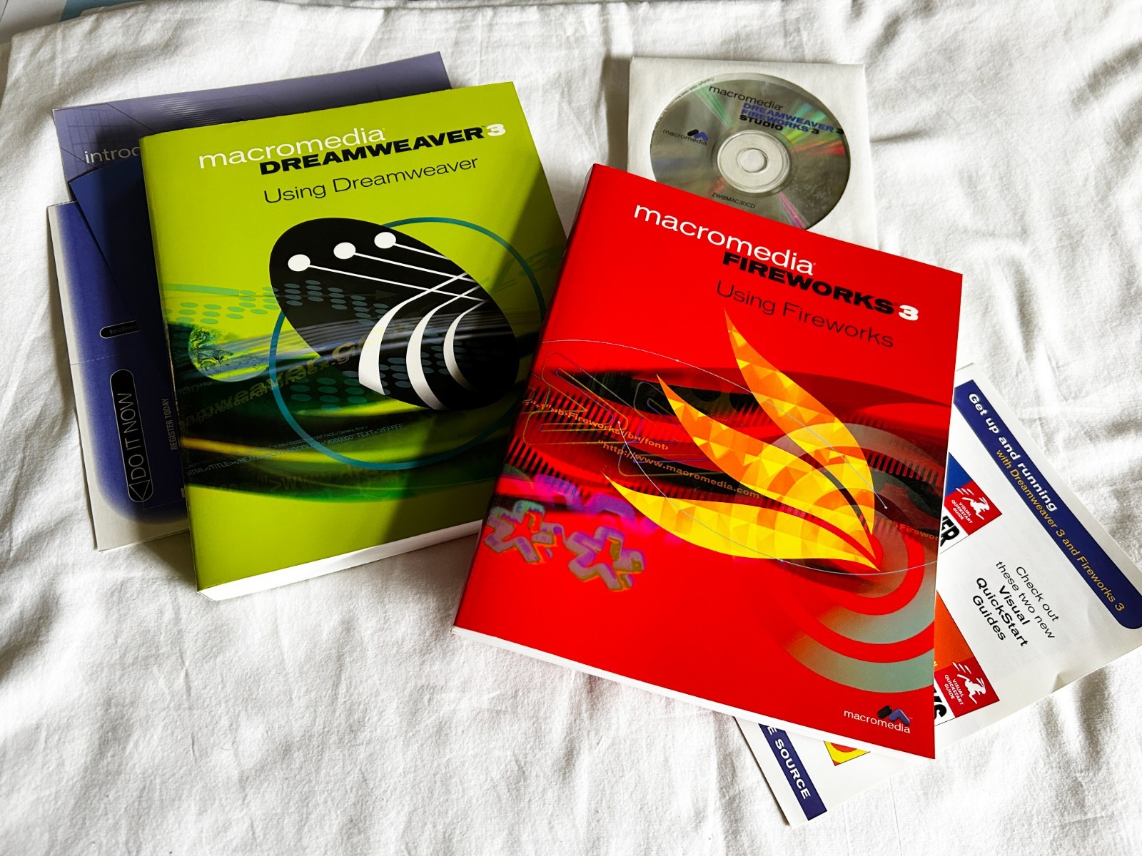 Macromedia Dreamweaver 3 Fireworks 3 Studio – complete set