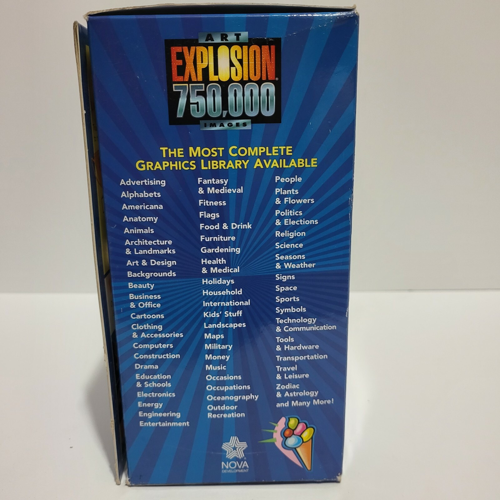 2000 Macintosh Art Explosion 750,000 Images Book Catalog and 5 Disk DVD Set