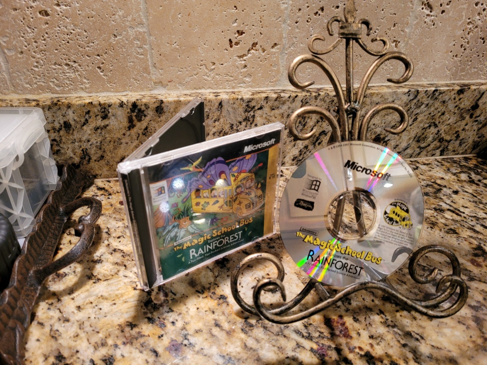 The Magic School Bus Explores the Rainforest with Free Shipping!