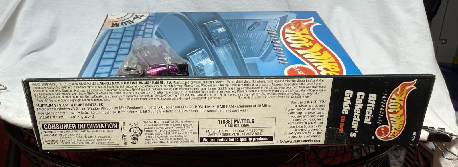 Hot Wheels Redline Drag Bus Purple 30 Years Official Collector’s Guide CD 1998