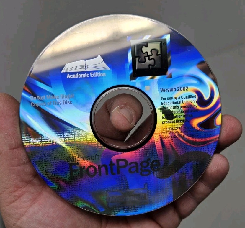 Microsoft FrontPage Version 2002 Web Site Creation & Management Solution CD-ROM