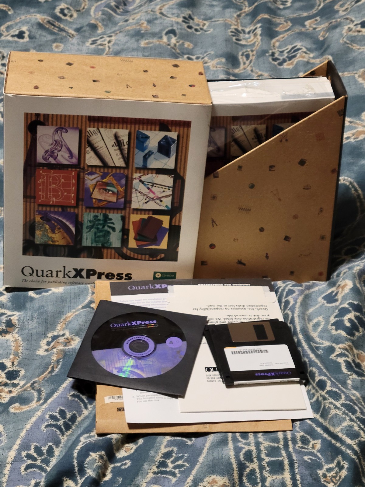 Vintage QuarkXpress 4.04 for Windows (Manual, CD, floppy & Original Box