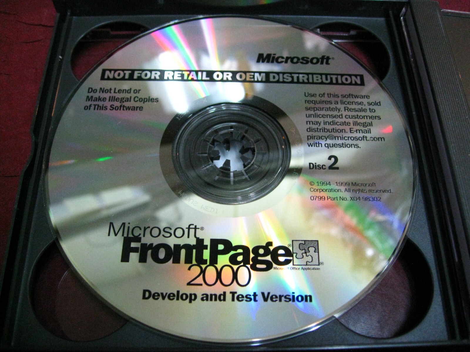 Microsoft FrontPage 2000/Outlook 2000 Develop and Test Version CD Disc Set