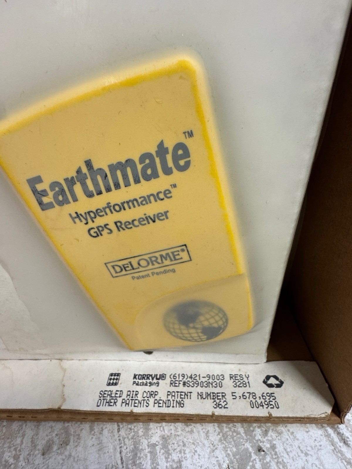 DeLorme Earthmate Satellite Navigation GPS Receiver cds,maps and more !