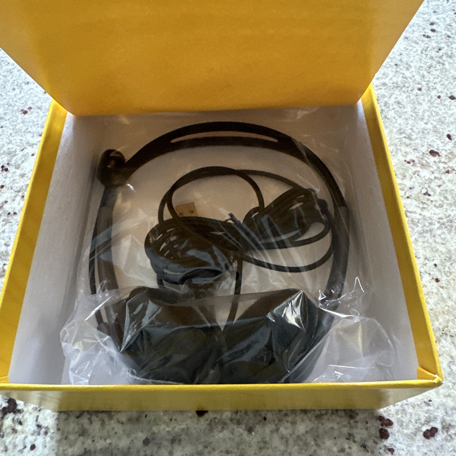 Rosetta Stone (27823) for PC, Mac – Level 1, 2 & 3 – With Headphones – Excellent