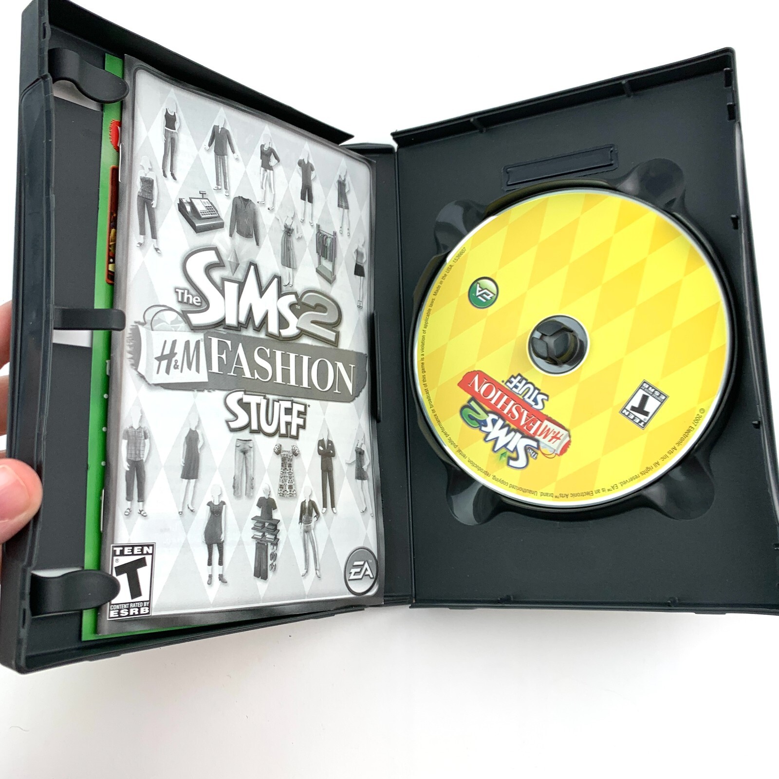 The Sims 2 The Fashion Stuff Expansion 2008 DVD-Rom PC Game Electronic Arts