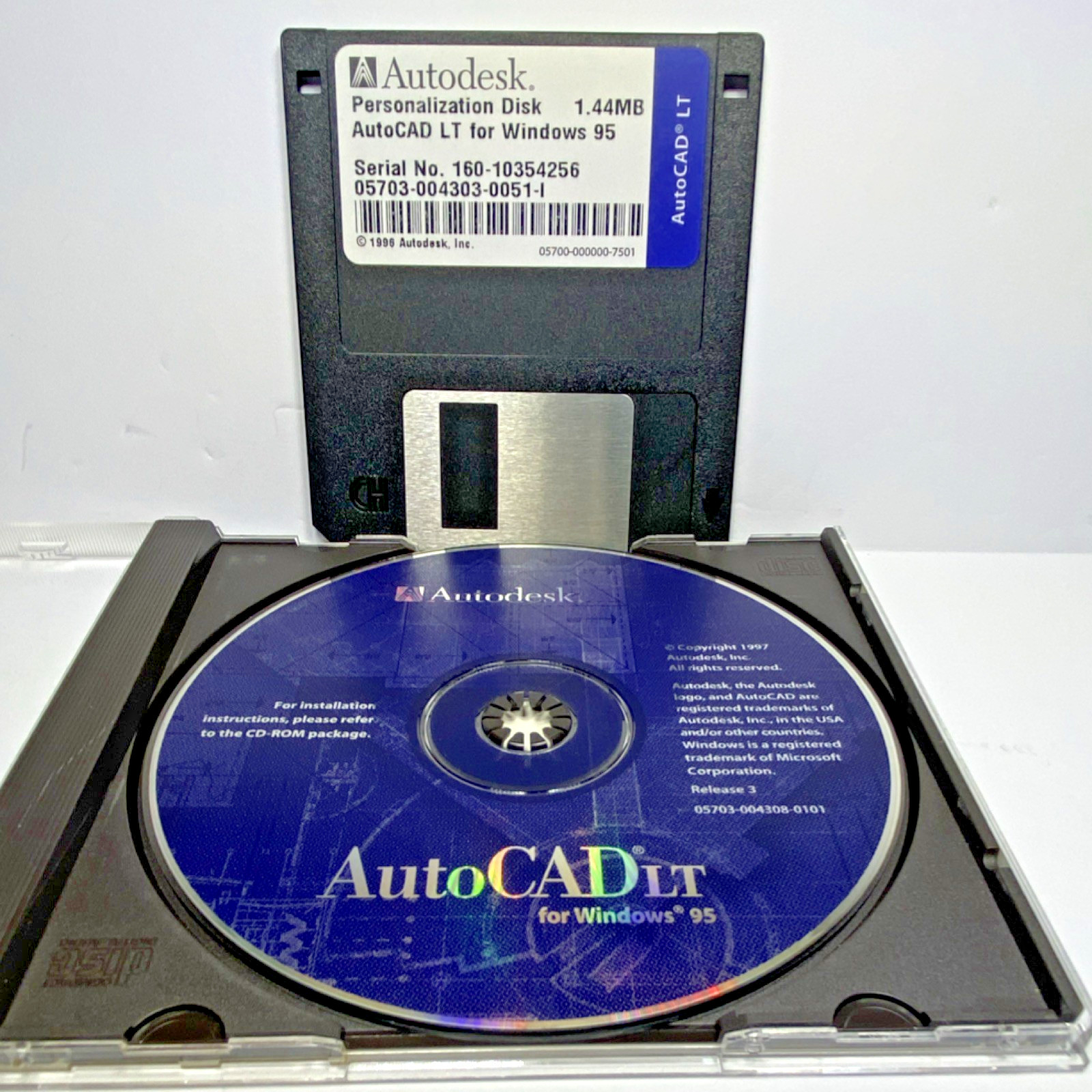 Autodesk AutoCAD LT Release 3 Windows 95 CD & 3.5″ Floppy 3D Modeling Software