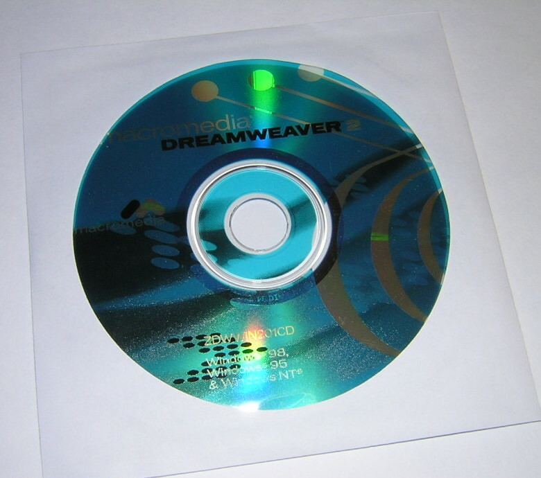 Vintage Macromedia Dreamweaver 2 Software CD-ROM Windows 95 / 98 / NT (1999)