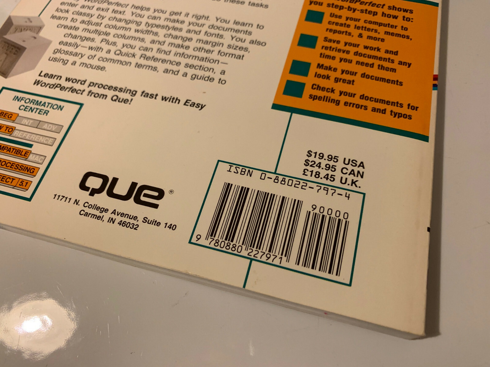 EASY WORDPERFECT QUE BOOK COLLECTIBLE 0-88022-797-4 LAST ONE