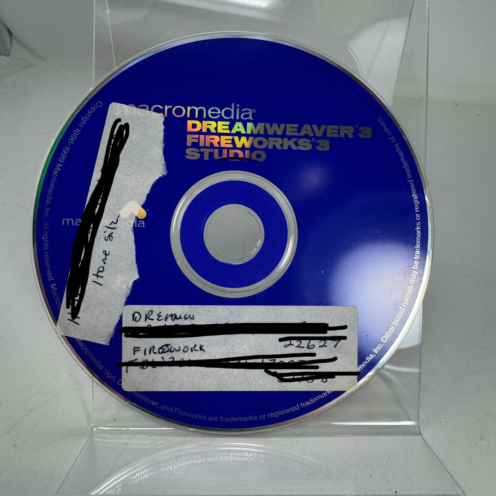 Macromedia Dreamweaver 3 & Fireworks 3 Studio – CD + Serial Number