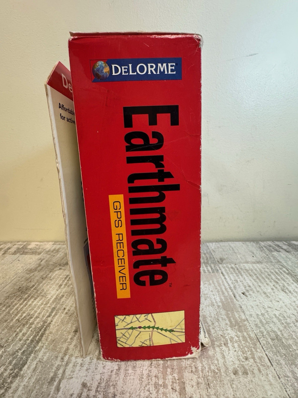 DeLorme Earthmate Satellite Navigation GPS Receiver cds,maps and more !