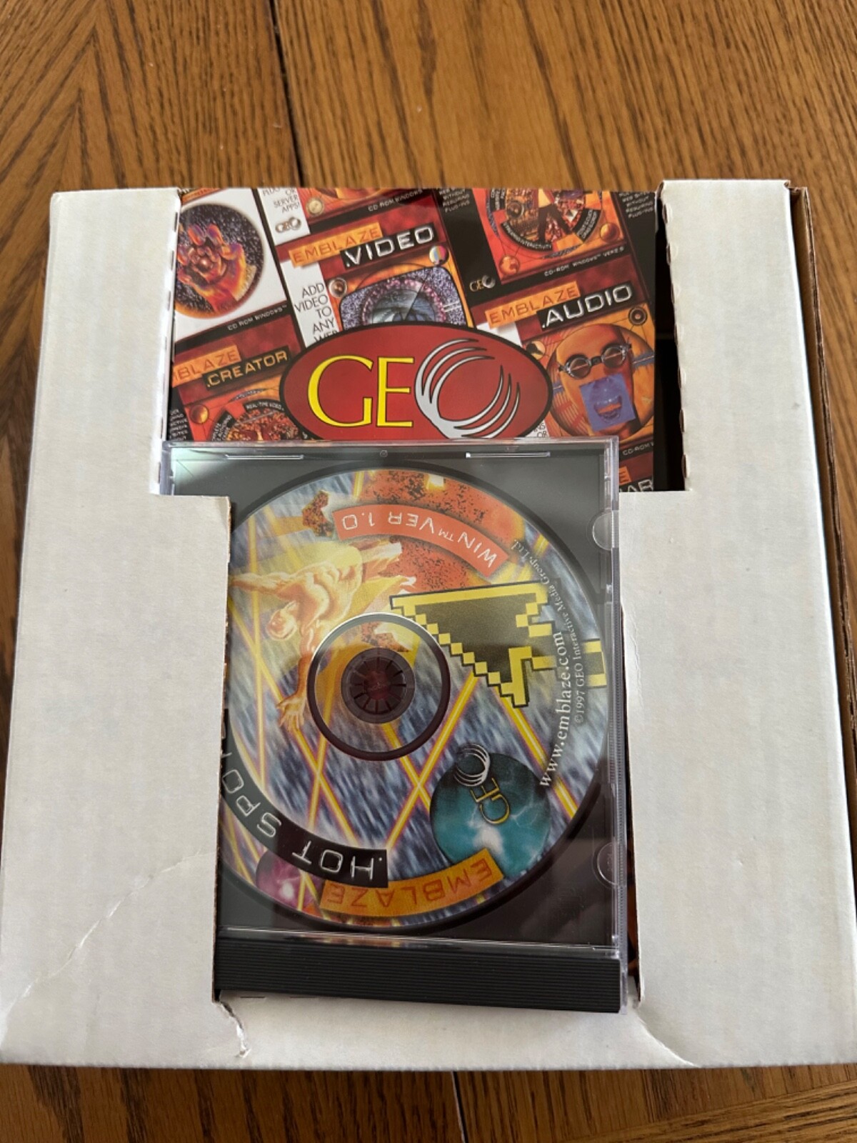 NEW-Emblaze Hot Spots Geo Windows PC Mac Software Disc Original Package 97