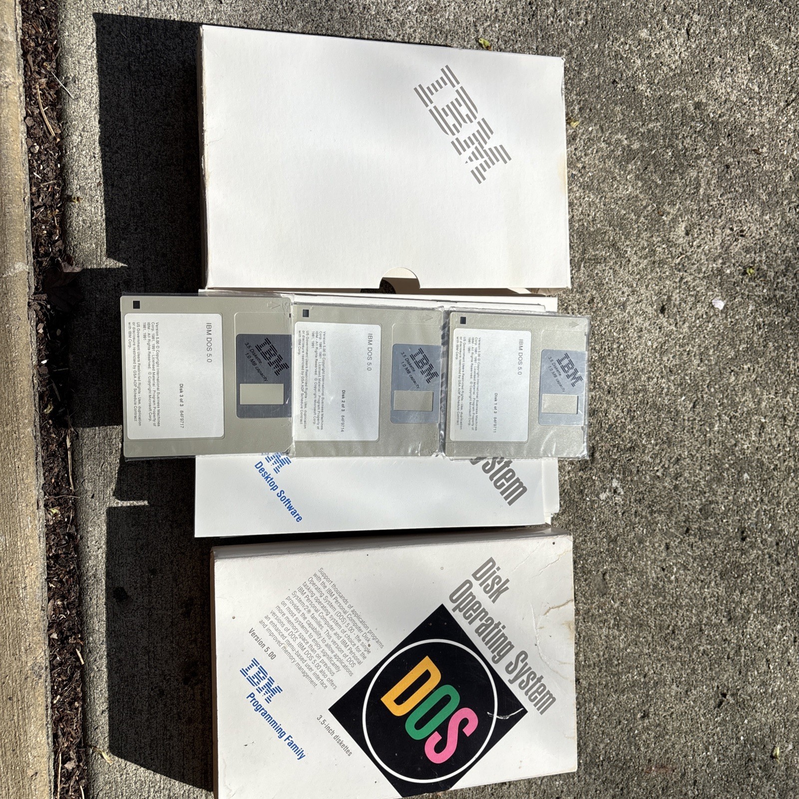 Microsoft MS DOS 5.0 IBM 3.5 inch Diskettes IBM and Compatibles 1992 NIB NOS