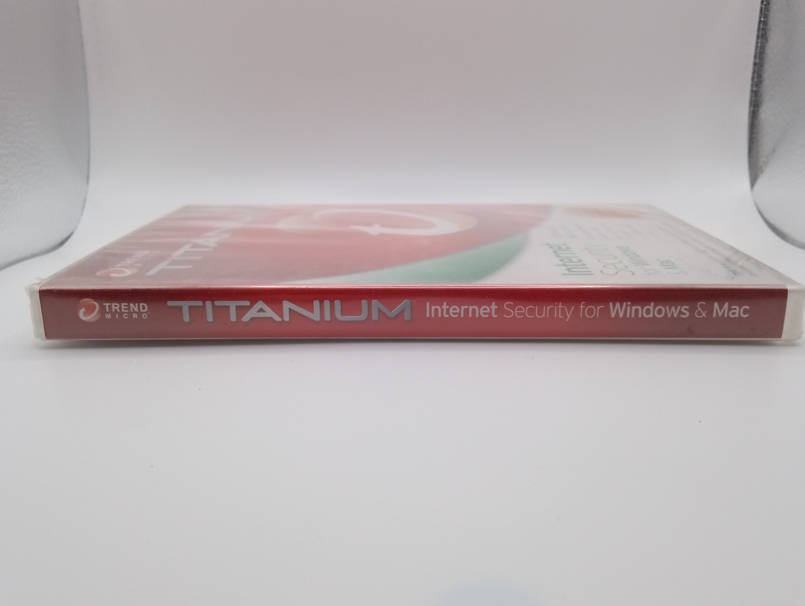 Trend Micro Titanium Internet Security for PC, Mac – TRE021800F700