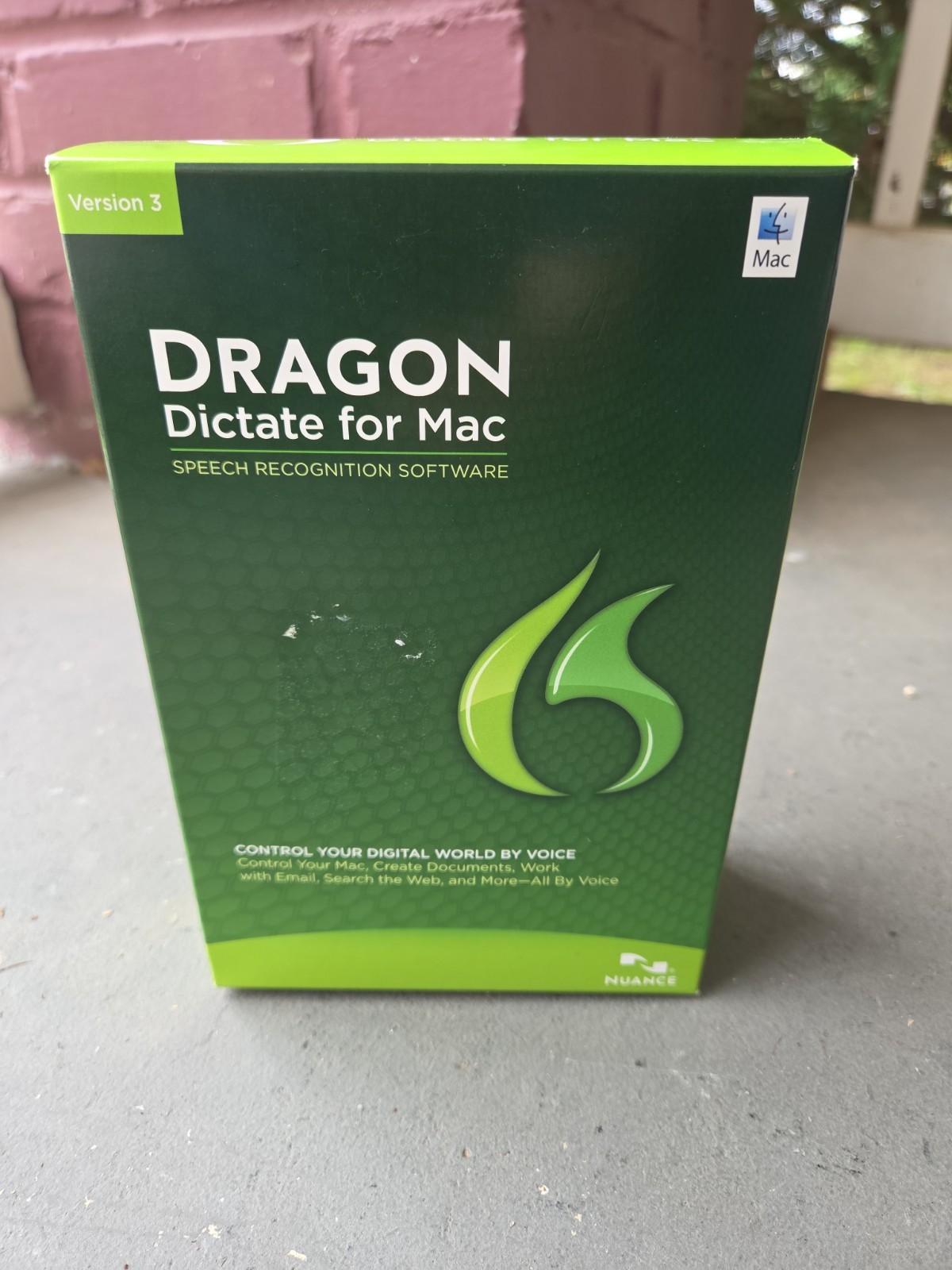 NIB Nuance Dragon Dictate for Mac Speech Recognition Software and Headset, V 3