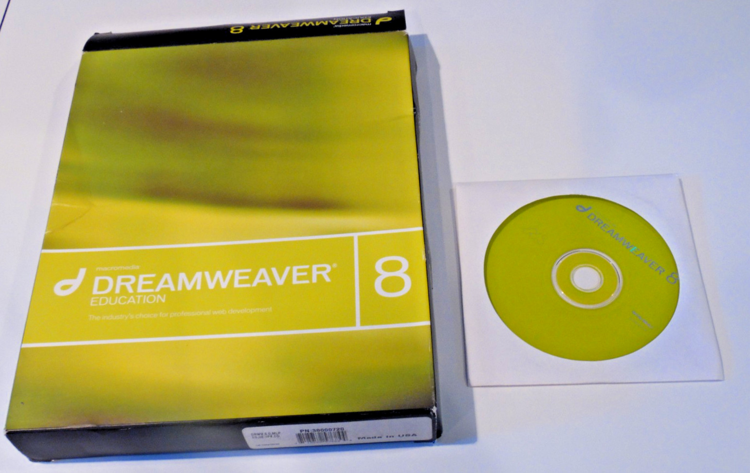 Macromedia Dreamweaver 8 * EDUCATION Version * CD-ROM Win XP/Mac – Used in Box