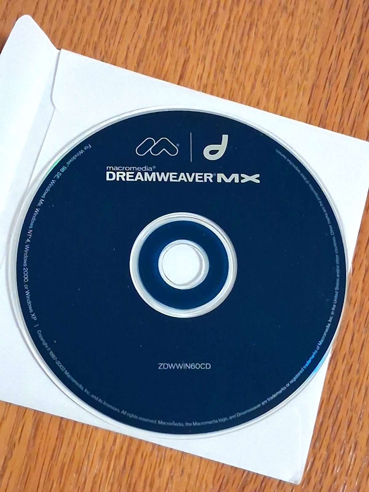 Dreamweaver MX Win EDU FULL CD with Serial Number Vintage Retro Software used