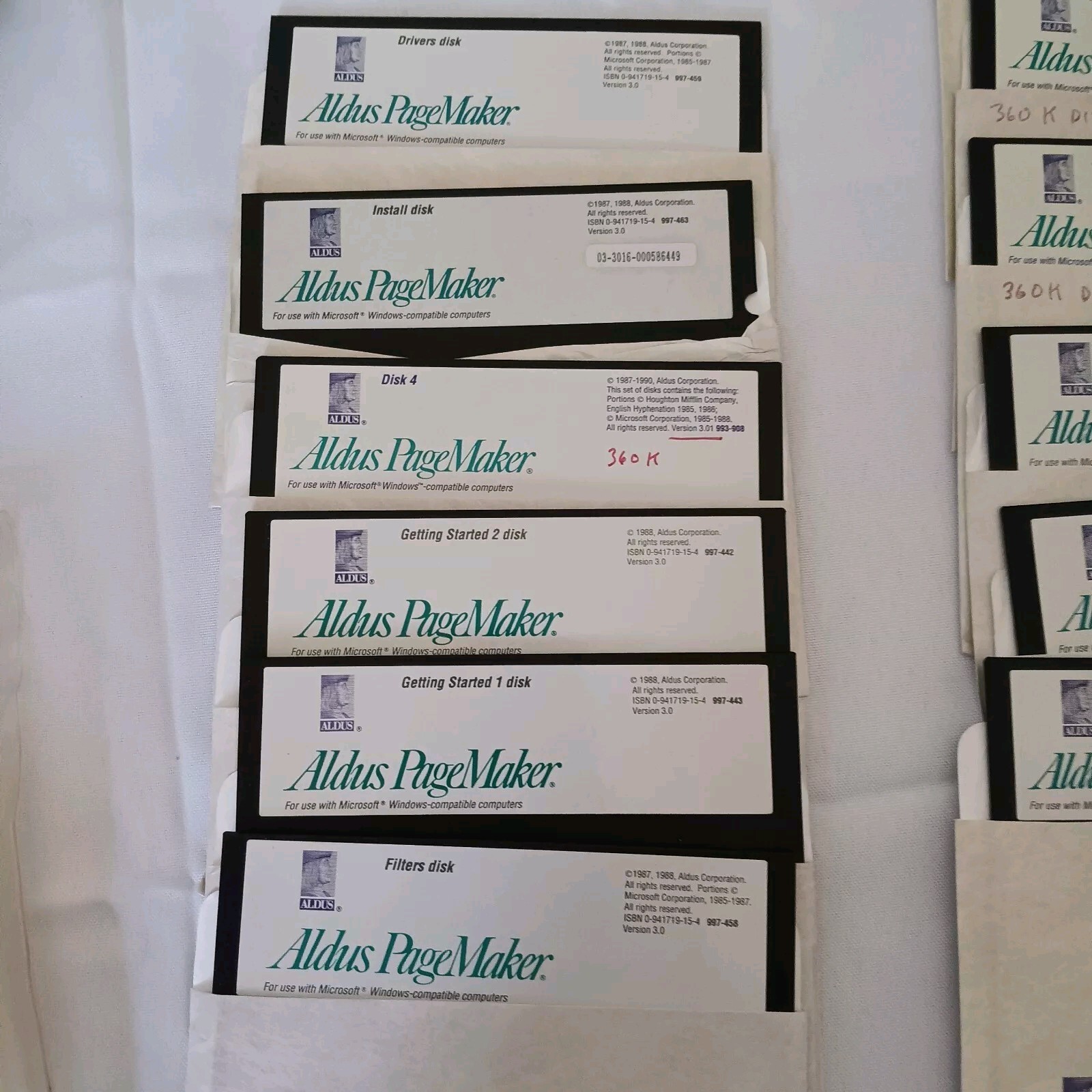 Lot Of Vintage Aldus Pagemaker 3.0 Windows 25 Discs Plus Books