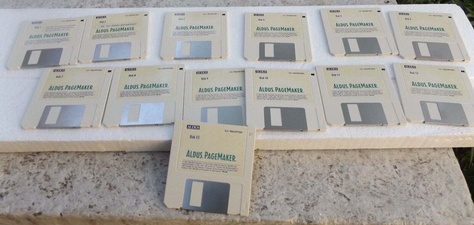 Vintage Aldus Pagemaker 5.0 for Mac on 13 3.5″ Floppy Diskettes (c) 1993