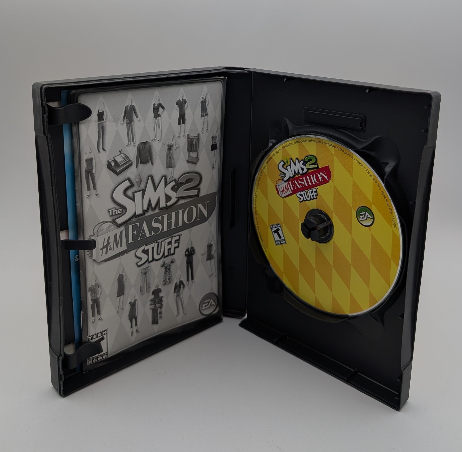 The Sims 2 H&M Fashion Stuff PC Game Expansion 2007 Complete