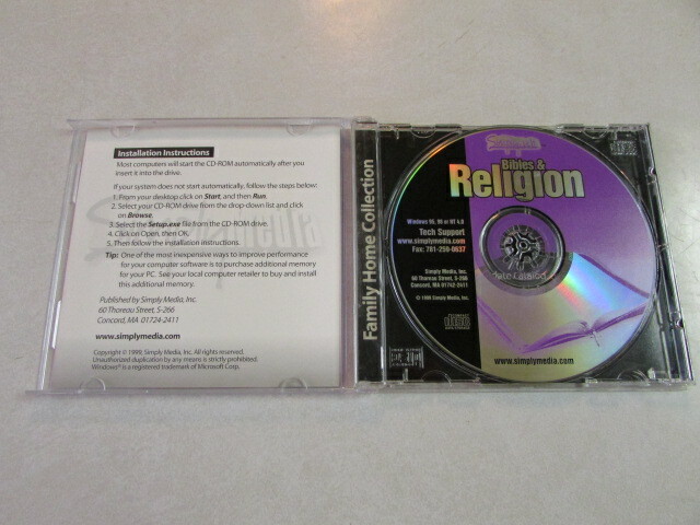 SIMPLY MEDIA BIBLES & RELIGION SIX DIFFERENT TRANSLATIONS OF THE BIBLE CD-ROM VG