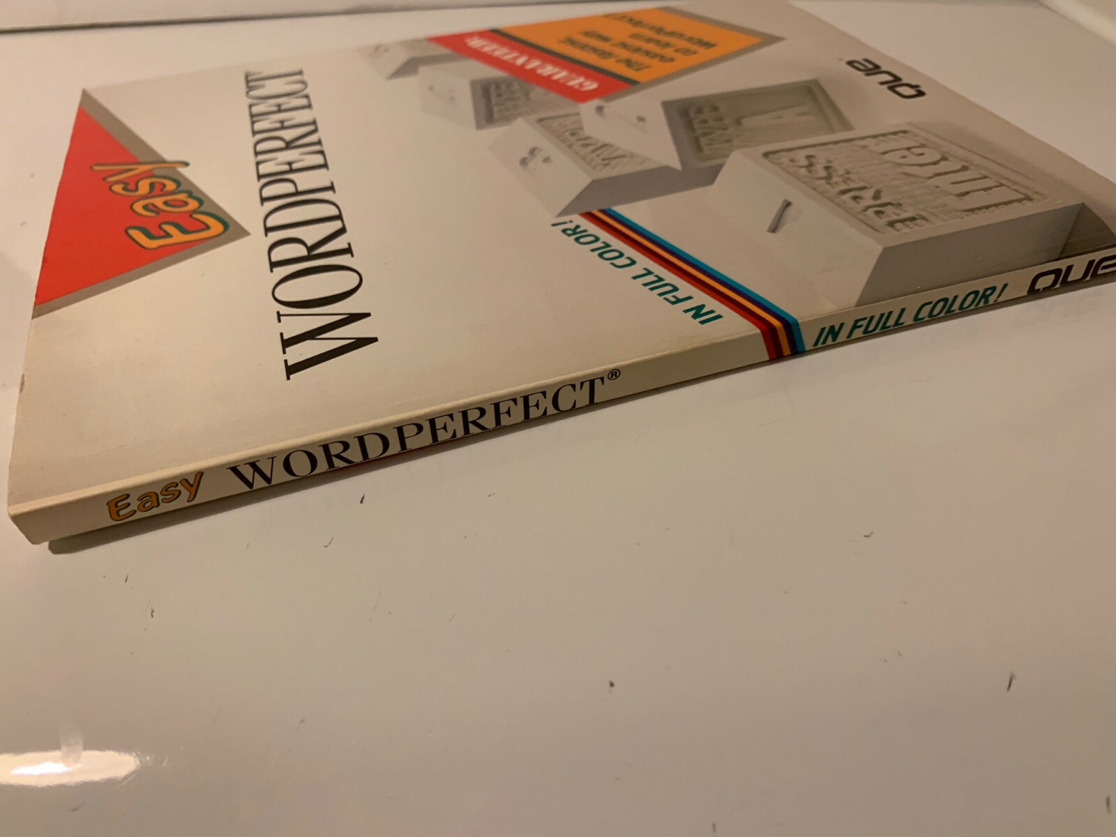 EASY WORDPERFECT QUE BOOK COLLECTIBLE 0-88022-797-4 LAST ONE