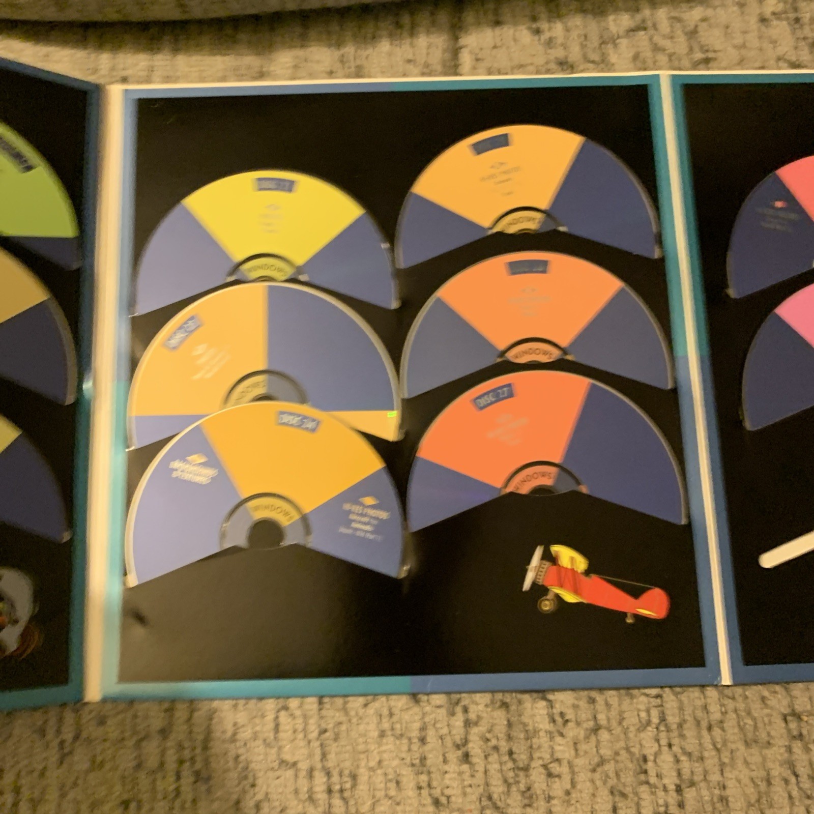 Windows ART EXPLOSION 600,000 Images Nova Clip Art 29 Discs ONLY. ALL DISC THERE