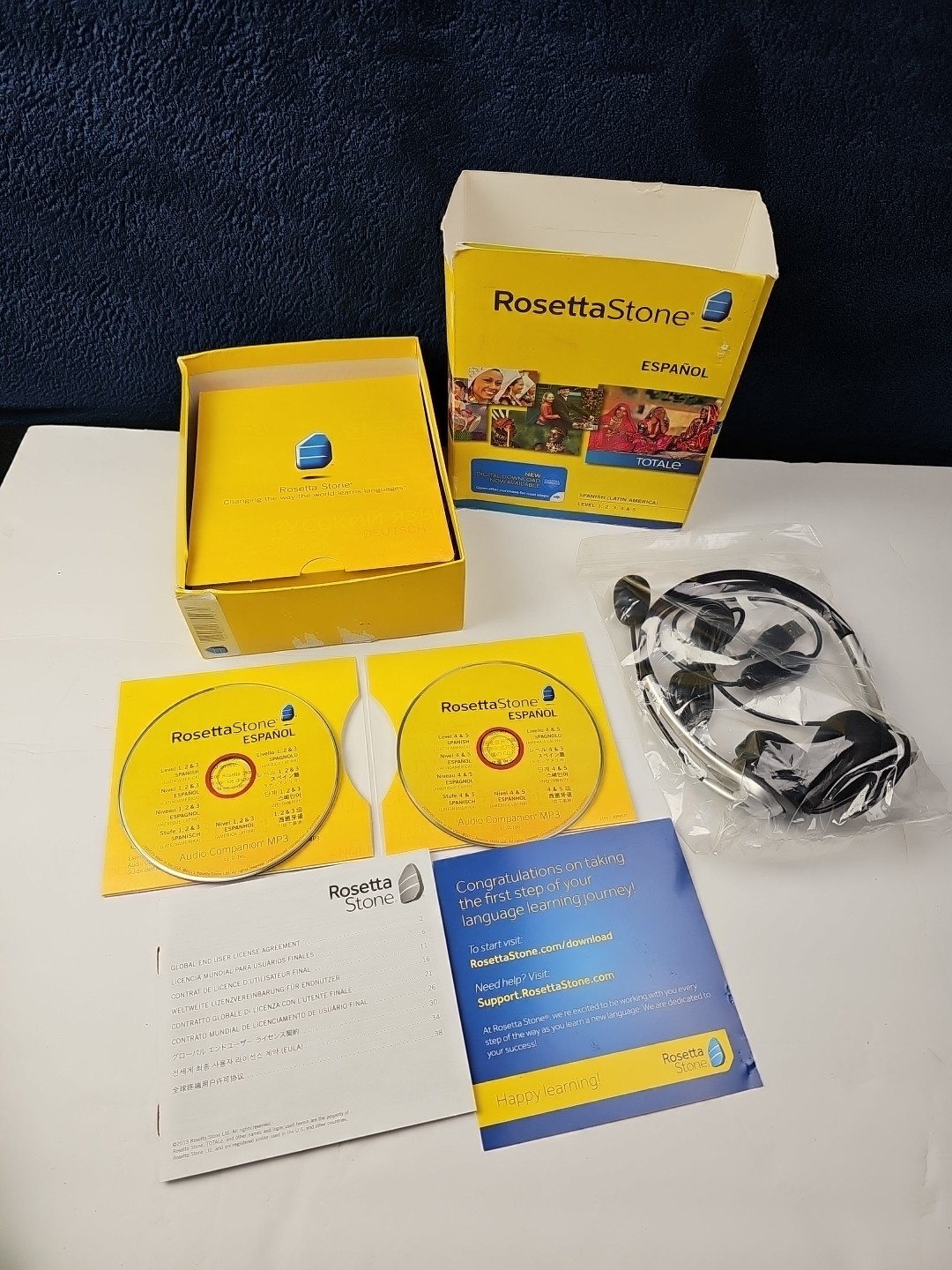 Rosetta Stone V4 TOTALe: Spanish (Spain) Level 1-5 Set for PC, Mac Headphones
