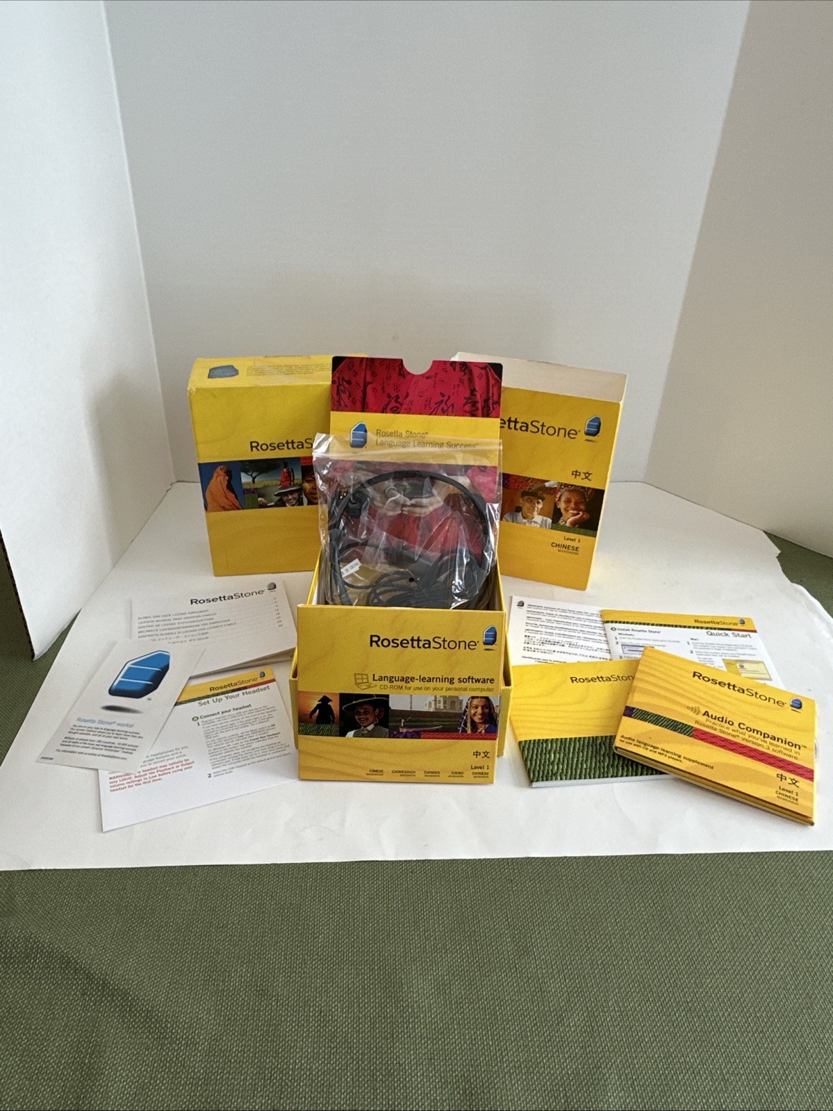 Rosetta Stone Version 3 Level 1 Chinese Mandarin WIN/MAC CD-ROM Unused Headphon