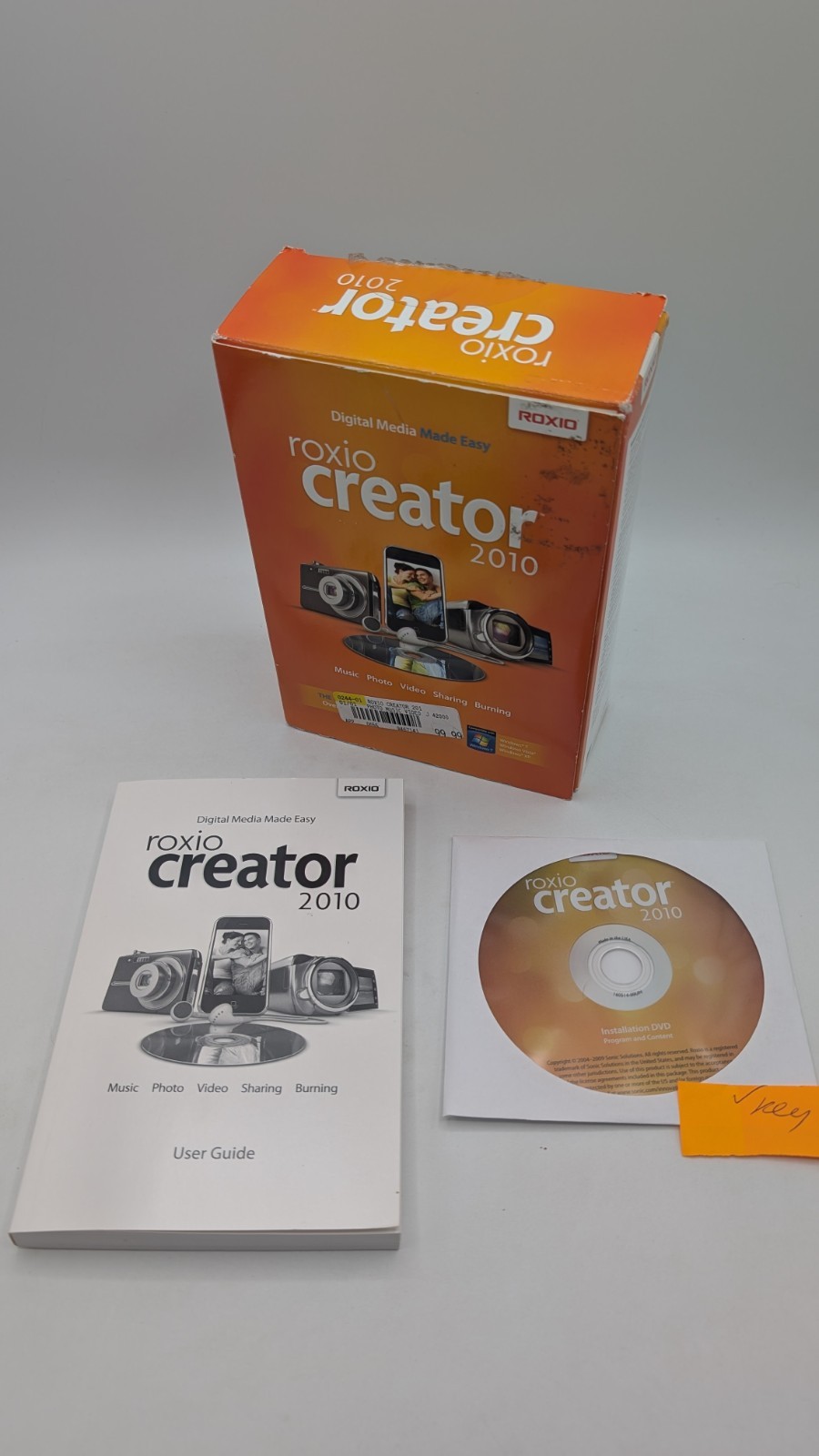 Roxio Creator 2010 w/ Guide PC DVD Video Capture Convert Software